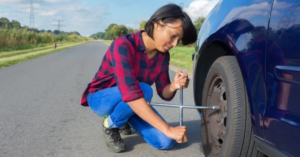 How to Fix a Flat Tire on the Highway: A Step-by-Step Guide for Drivers