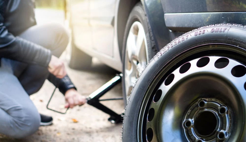 Can Flat Tire Repair Be Done Without a Jack?