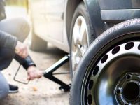 Can Flat Tire Repair Be Done Without a Jack?