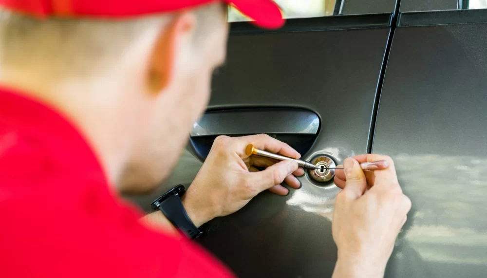 Car Unlocking Assistance for Locked Vehicles: Quick Help When You’re Locked Out
