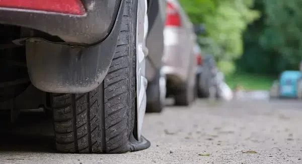 How to Fix a Car with a Slow Puncture in the Tire – Step-by-Step Repair Guide