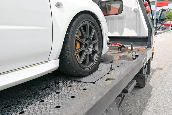 Fast Towing Assistance for Flat Tires: How It Can Save Your Road Trip