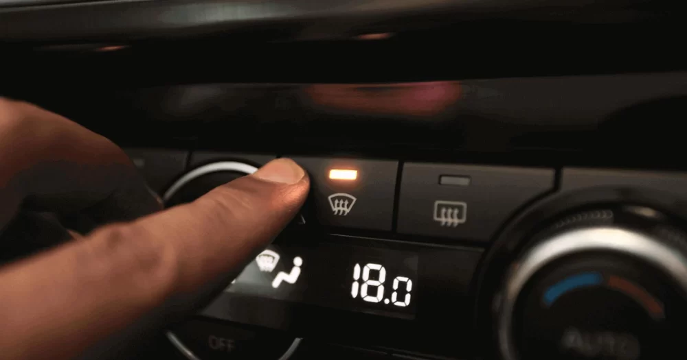How to Handle a Foggy Windshield While Driving: Tips and Solutions