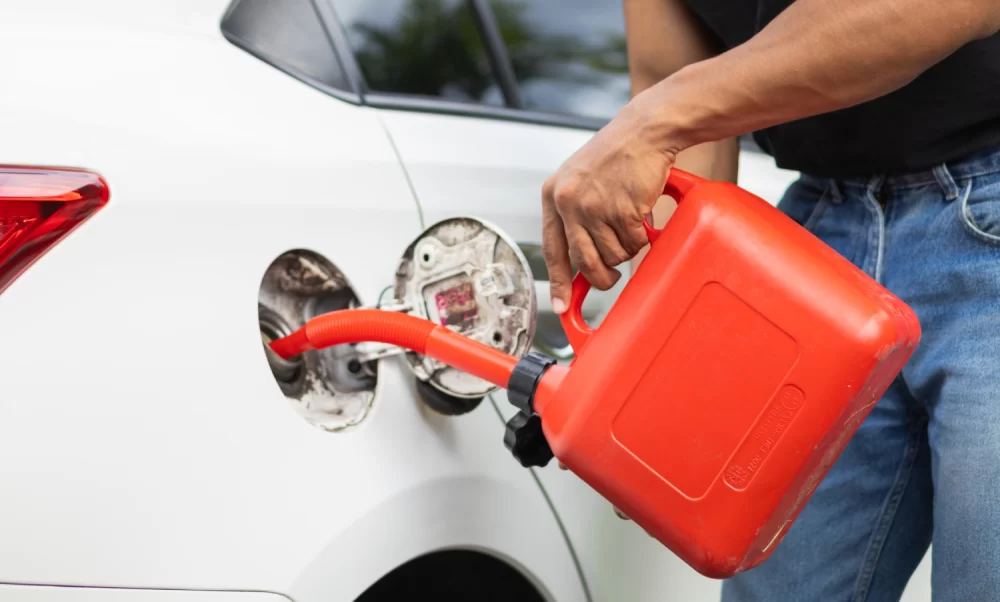 How Emergency Fuel Delivery Works for Long Vehicles and How It Can Help You