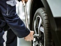 How to Change a Flat Tire on an SUV or Truck: A Step-by-Step Guide