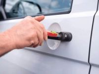 How to Unlock a Car with a Keyless Entry System: Expert Tips for Vehicle Lockouts