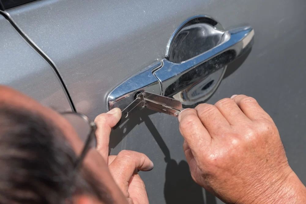 Emergency Towing Service for Car Lockouts - Quick and Reliable Assistance