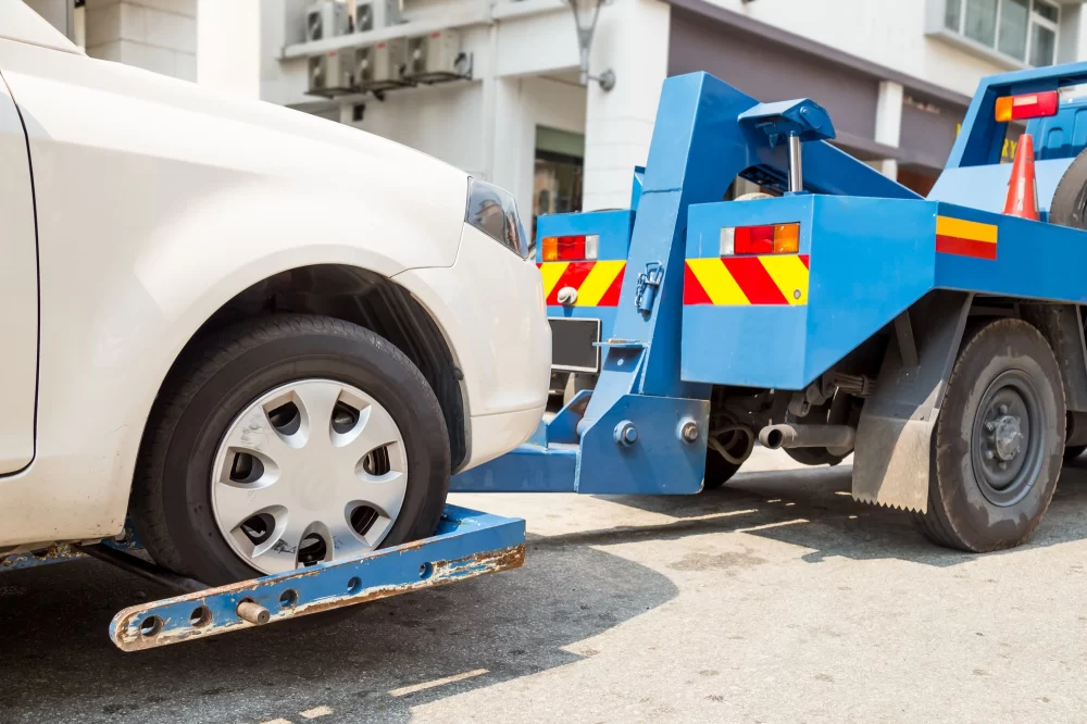 24/7 Towing Services for Vehicles Stuck in Bad Weather: Your Lifeline in Stormy Conditions