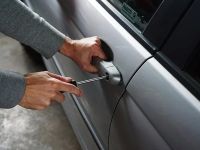 How Roadside Services Assist with Car Lockouts - Professional Help for Emergency Situations
