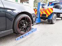 How to Choose Between Towing Services and On-Site Repair: Essential Tips for Vehicle Breakdowns