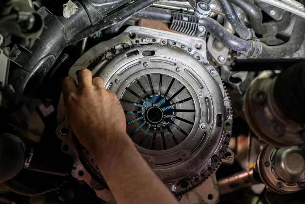 Car Repair for Vehicles with Clutch Failure: Causes, Diagnosis, and Solutions
