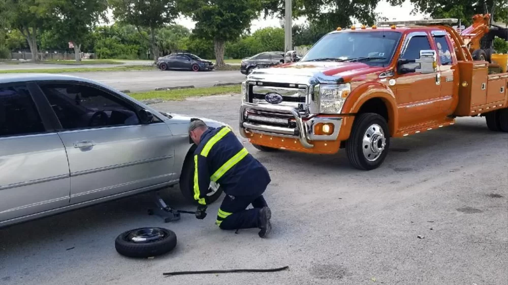 24/7 Emergency Roadside Service | Get Immediate Roadside Assistance Anytime