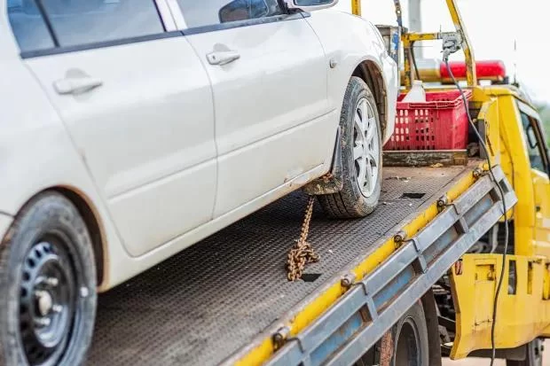 On-Demand Emergency Vehicle Towing: How to Get the Help You Need Fast
