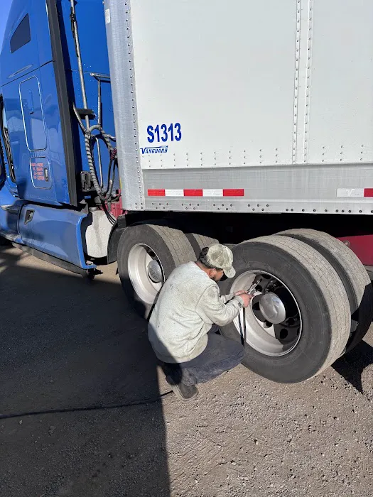Gomez Truck Tires & 24hr Mobile Roadside Service 2