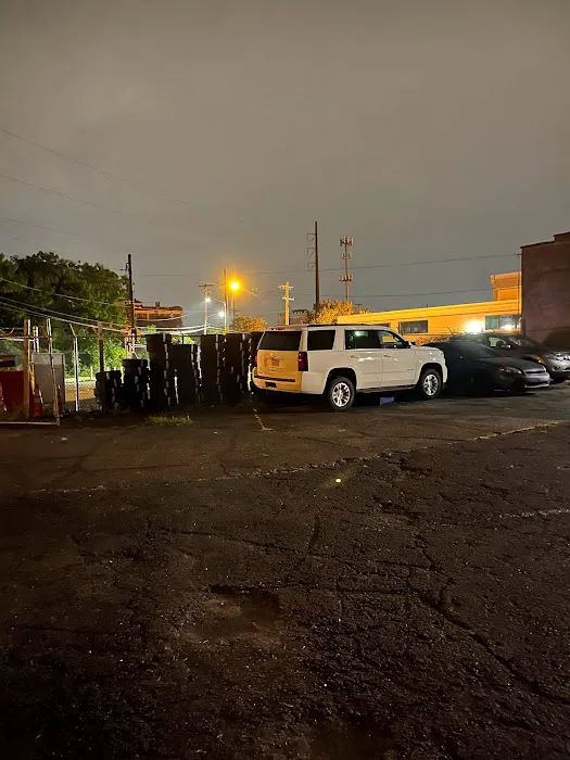 24Hr Black Diamond Tire Shop & Roadside 4