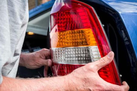 Best Auto Repair for Faulty Headlights and Tail Lights: Fixing Car Lights at Home or with Professionals