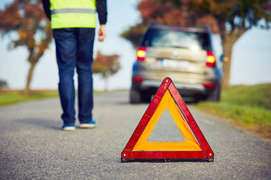 Roadside Help for Mechanical Issues While Traveling in the U.S. – Solutions & Tips