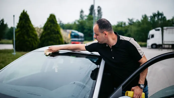Axel Auto Glass 3
