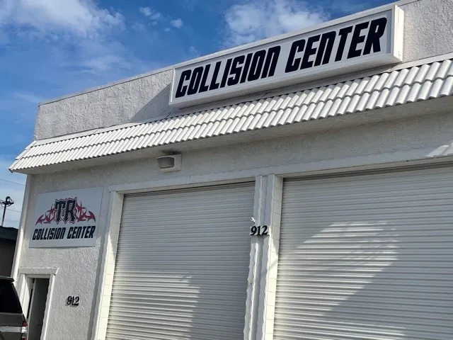 T & R Collision Center 0