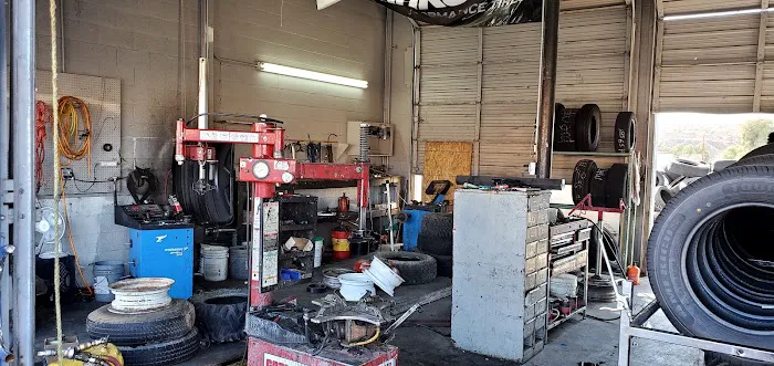Latinos Tire Shop 0