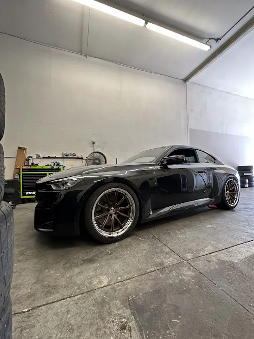 P-Lo’s Tire 6