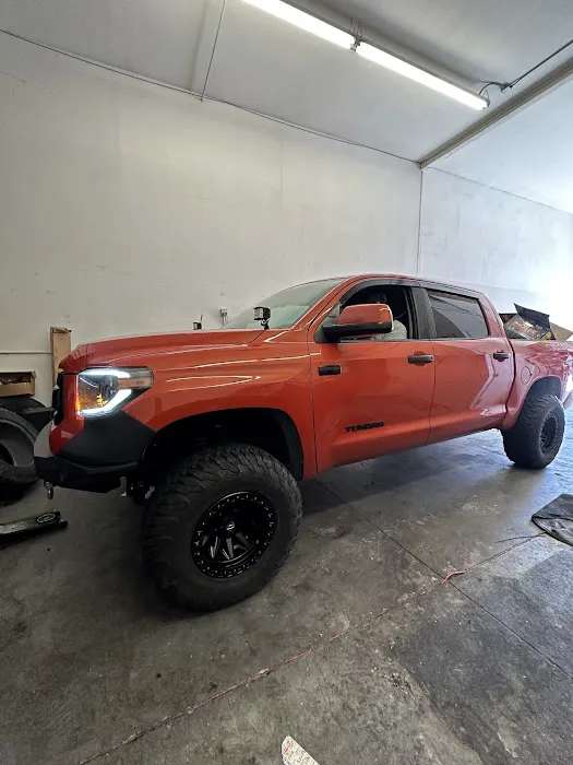 P-Lo’s Tire 7