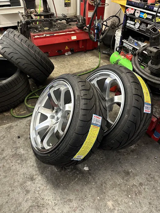 P-Lo’s Tire 5