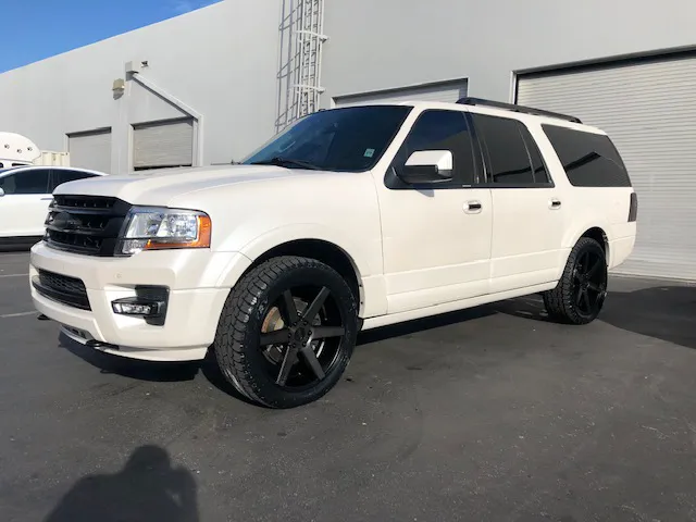 Modern Muscle Auto Studio 8