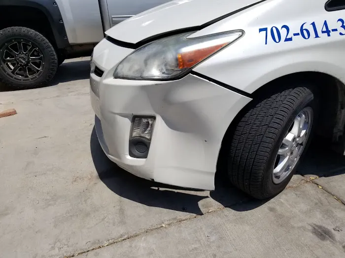 Royal Touch Auto Body 4