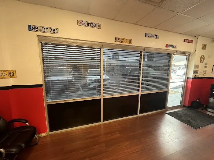 Richard's Window Tinting 8