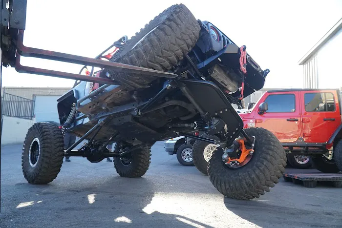 American Off-Road Customs 4x4 upgrade shop 8