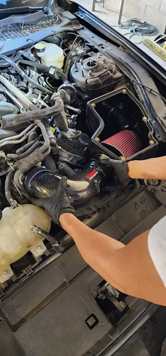 Genesis Garage 6