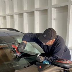 Turomax Auto Glass Repair ico