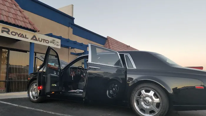 Royal Auto 8