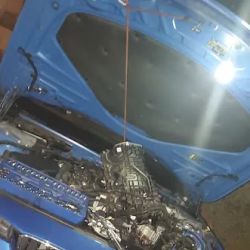 Mobile vehicle diagnostic and oil and brake pads change ico