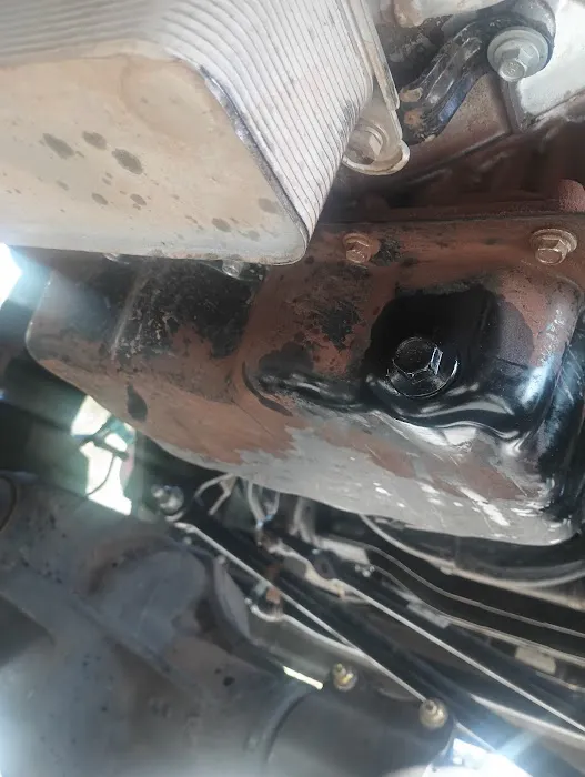 Mobile vehicle diagnostic and oil and brake pads change 7