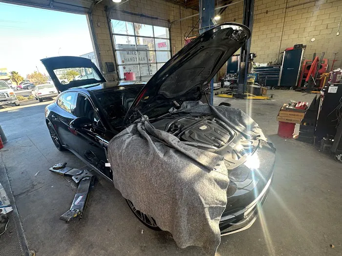 R & R Auto Repair Shop 5