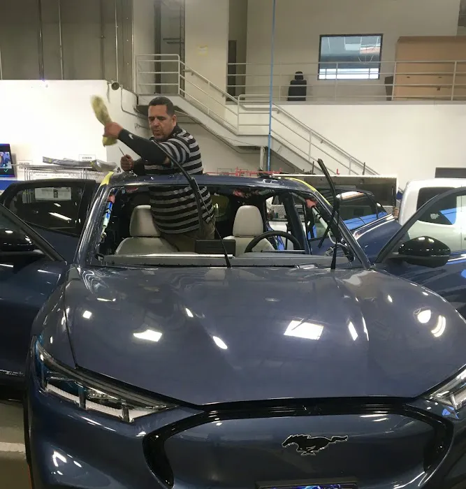 Soto’s auto glass repair 5