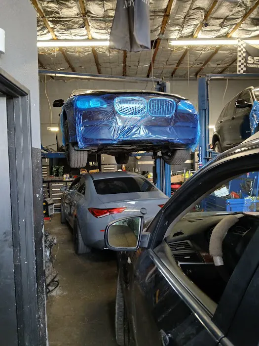 Diaz Automotive BMW & Mercedes benz European mechanics specialist 3
