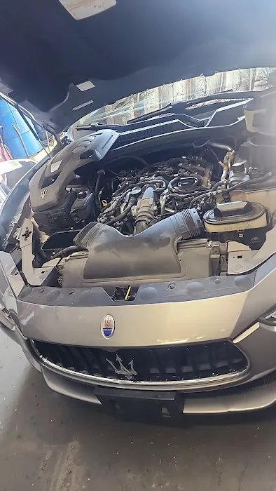 Diaz Automotive BMW & Mercedes benz European mechanics specialist 8