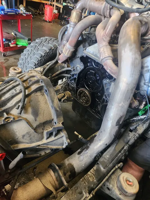 Diaz Automotive BMW & Mercedes benz European mechanics specialist 6