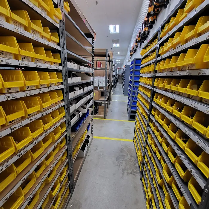CRUZ TRUCK SUPPLIES 1