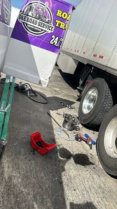 D&E Road service truck and trailer repair 4
