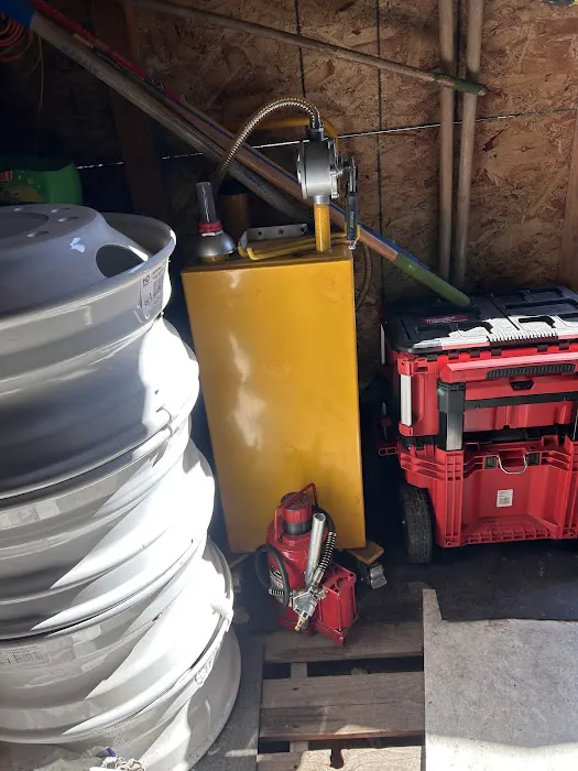 D&E Road service truck and trailer repair 7
