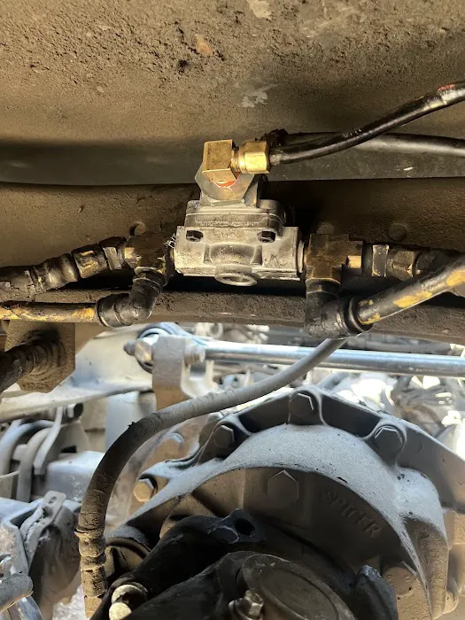 D&E Road service truck and trailer repair 9