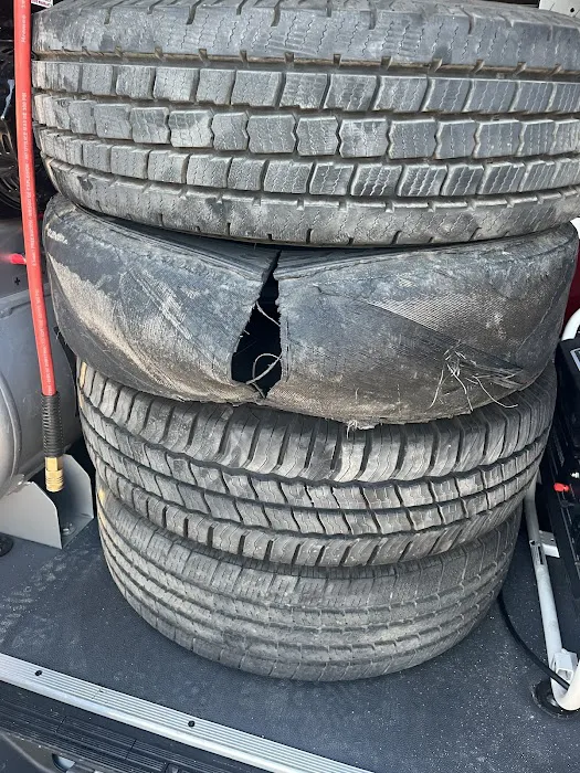 Vics garage mobile 3