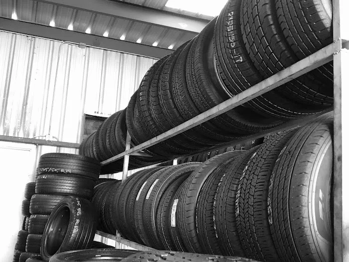 El Jefe Tire Shop 3