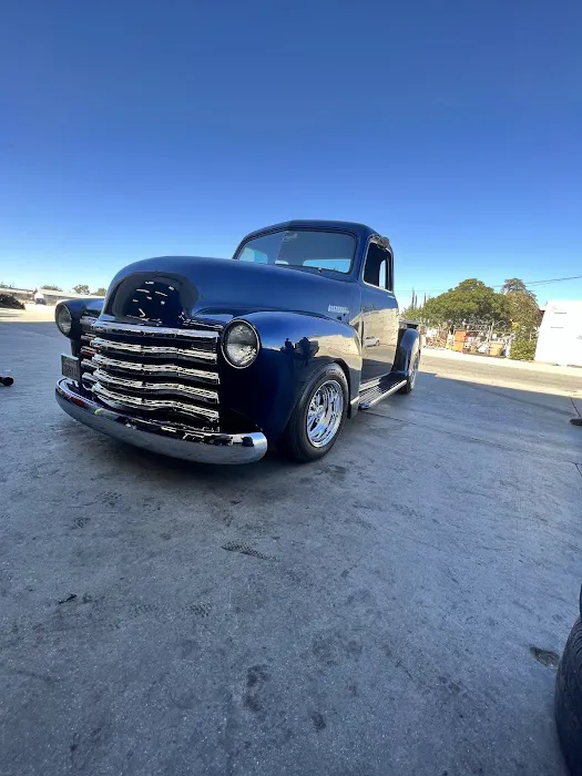 Alvarez Tire Services 8