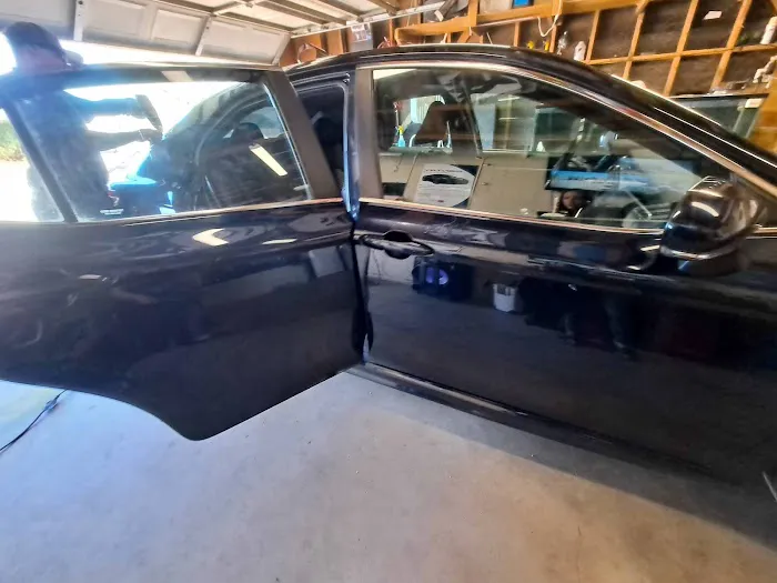 Auto glass and tint 6