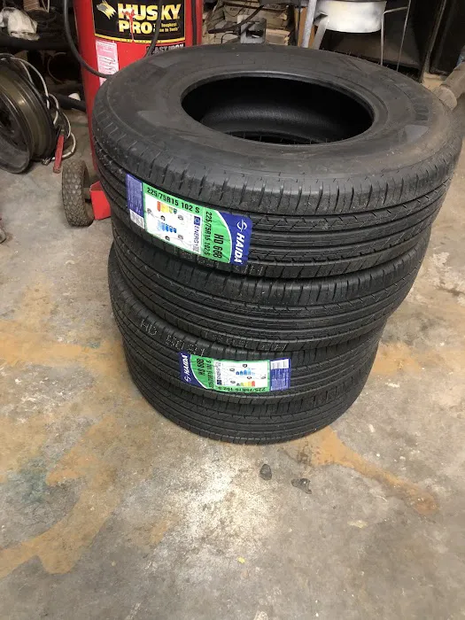 Renato tire 24x7 2